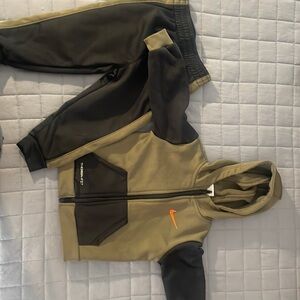 Nike thermal fit suit